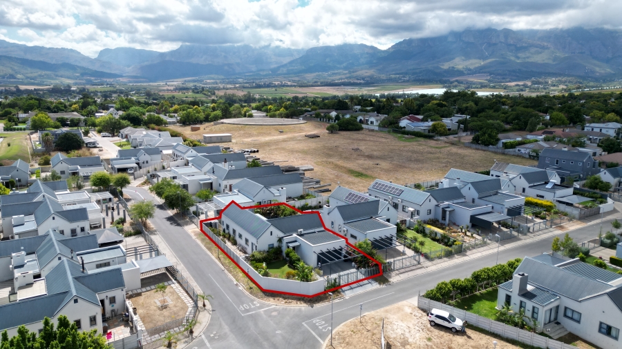 3 Bedroom Property for Sale in Uitsig Western Cape